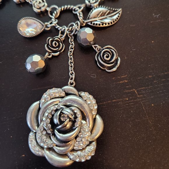 Rose Necklace and Earring Set - Picture 7 of 7